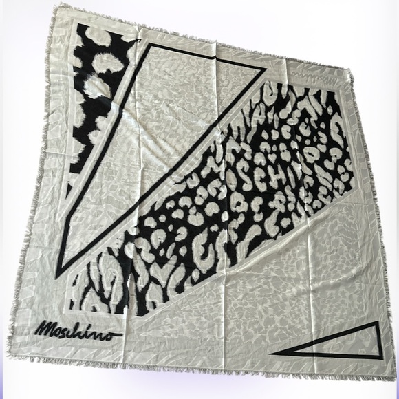 Moschino Black and White Animal Print  oversized Scarf - Picture 17 of 17